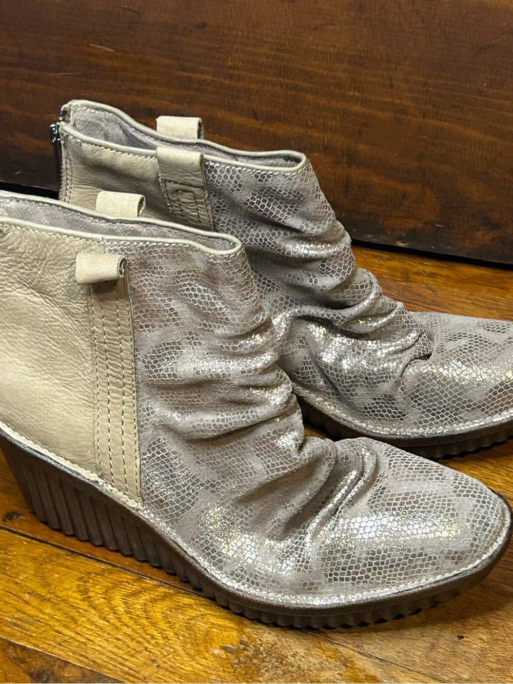 Bionica Metallic Leather Ruched Wedge Booties Size 8.5